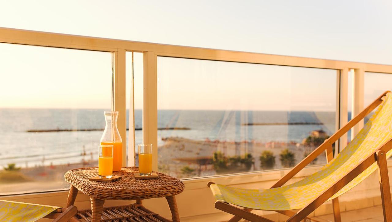 4 Bedroom Apartment On The Beach Tel Aviv Exterior foto
